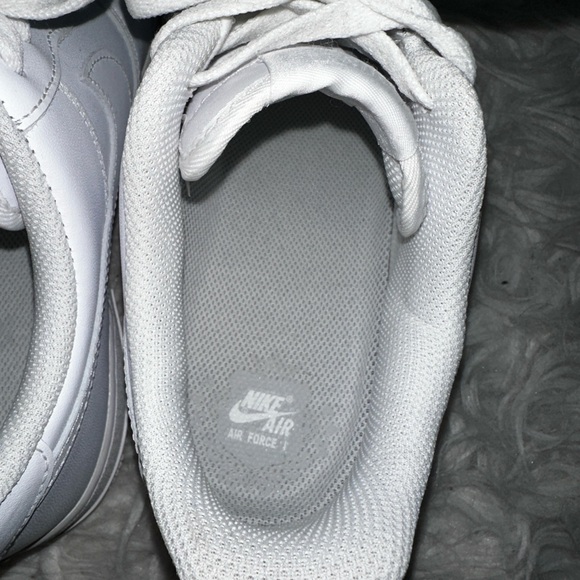 Nike Air Force 1 ‘07 Gently Worn - Picture 8 of 15